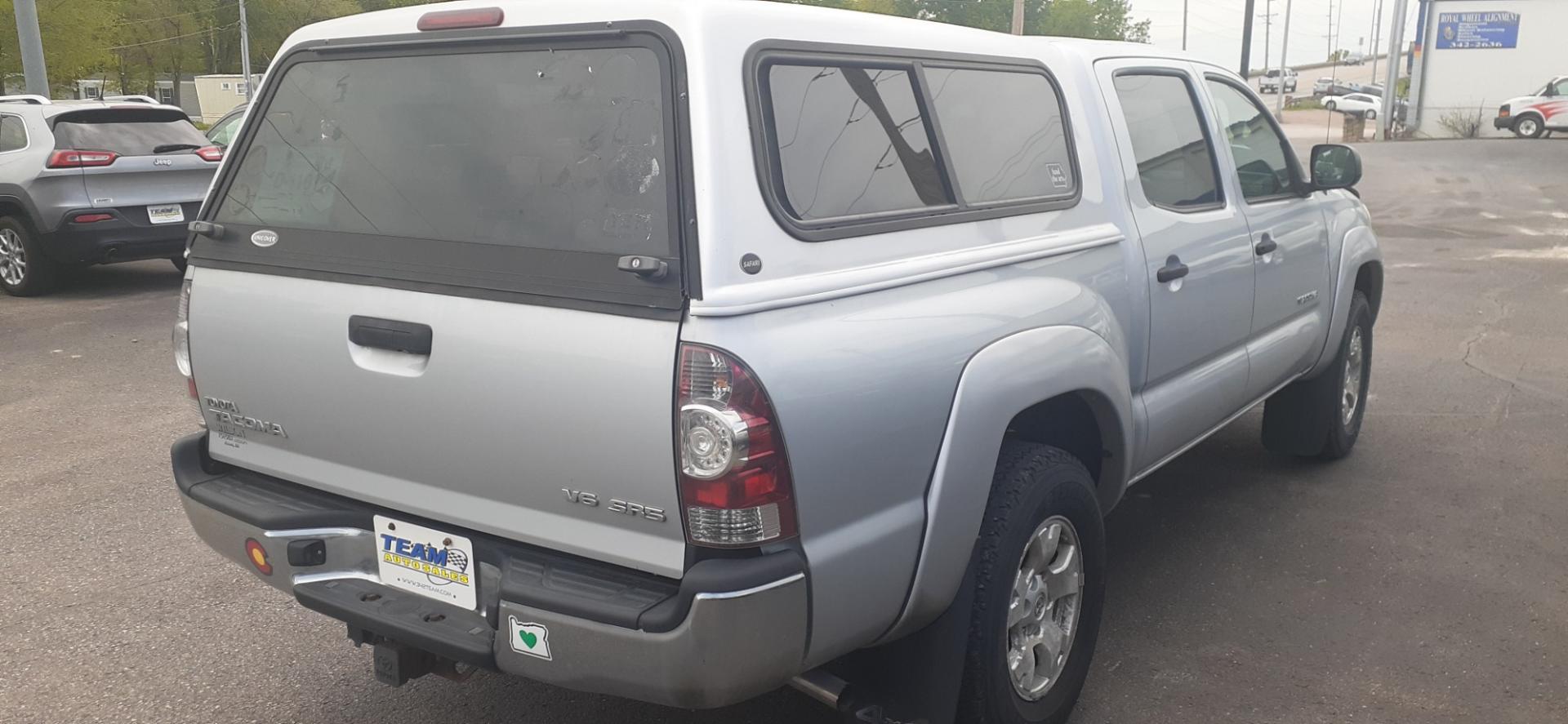 2009 Toyota Tacoma (5TELU42N09Z) , located at 2015 Cambell Street, Rapid City, SD, 57701, (605) 342-8326, 44.066433, -103.191772 - CARFAX AVAILABLE - Photo#3